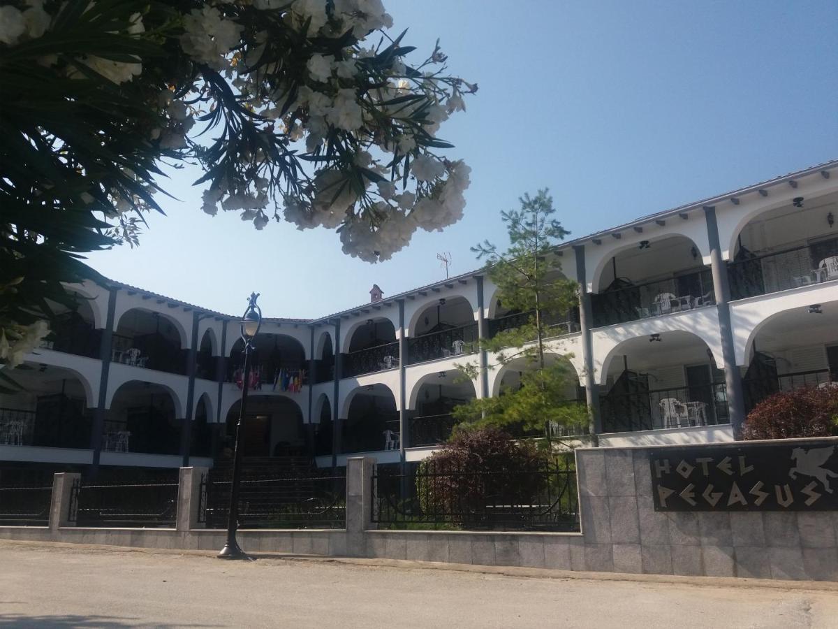 חניוטי Pegasus Hotel מראה חיצוני תמונה