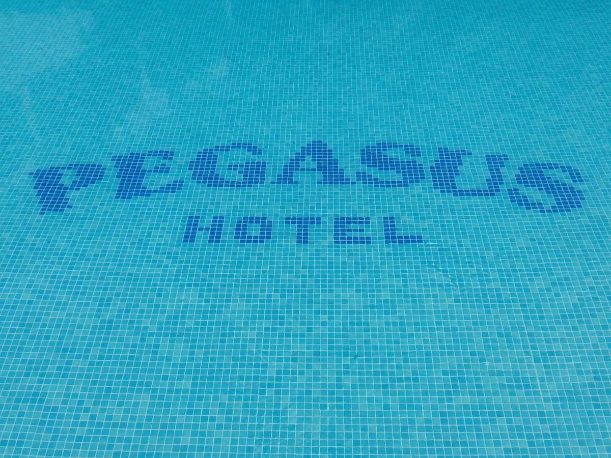 חניוטי Pegasus Hotel מראה חיצוני תמונה