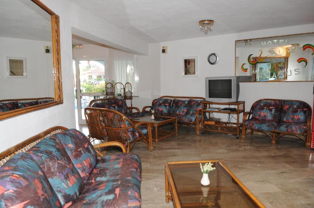 חניוטי Pegasus Hotel חדר תמונה